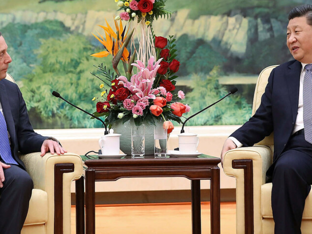 2019年3月20日星期三，中國國家主席習近平（右）在中國北京人民大會堂會見哈佛大學校長勞倫斯·巴科。（Andrea Verdelli/Pool Photo via AP）